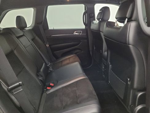 Used 2018 Jeep Grand Cherokee Altitude AWD/4WD image 19