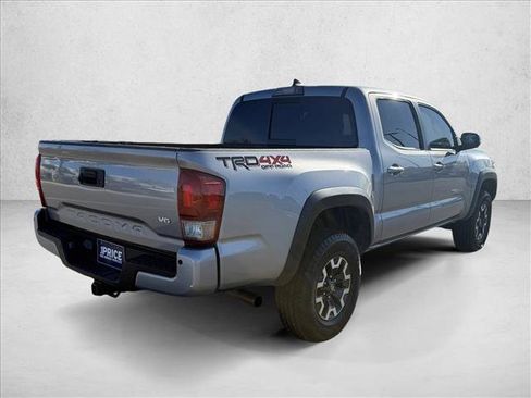 Used 2017 Toyota Tacoma TRD Off-Road w/ Premium & Technology Package image 5