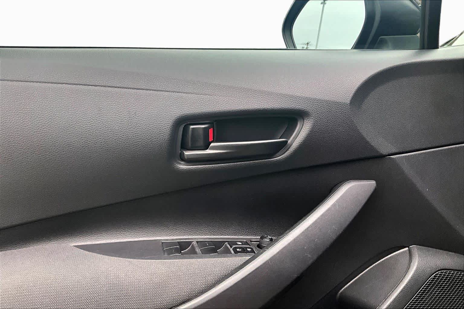 Used 2024 Toyota Corolla LE FWD image 21