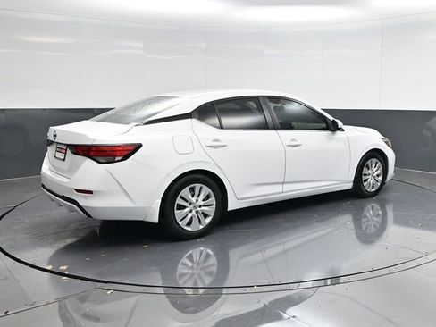 Used 2020 Nissan Sentra S image 3