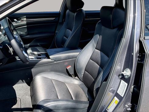 Used 2018 Honda Accord Sport image 8