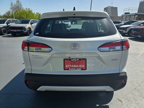 Used 2024 Toyota Corolla Cross L AWD/4WD image 4