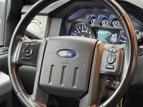 Used 2014 Ford F350 Lariat image 30