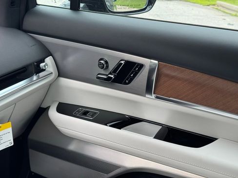 New 2026 Cadillac Vistiq Luxury image 33