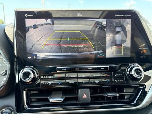 Used 2022 Toyota Highlander Platinum AWD/4WD image 33