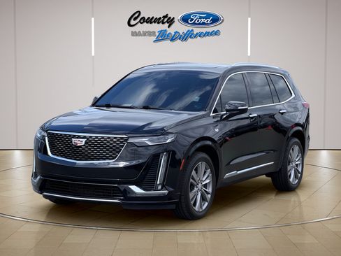 Used 2023 Cadillac XT6 Premium Luxury AWD/4WD image 2
