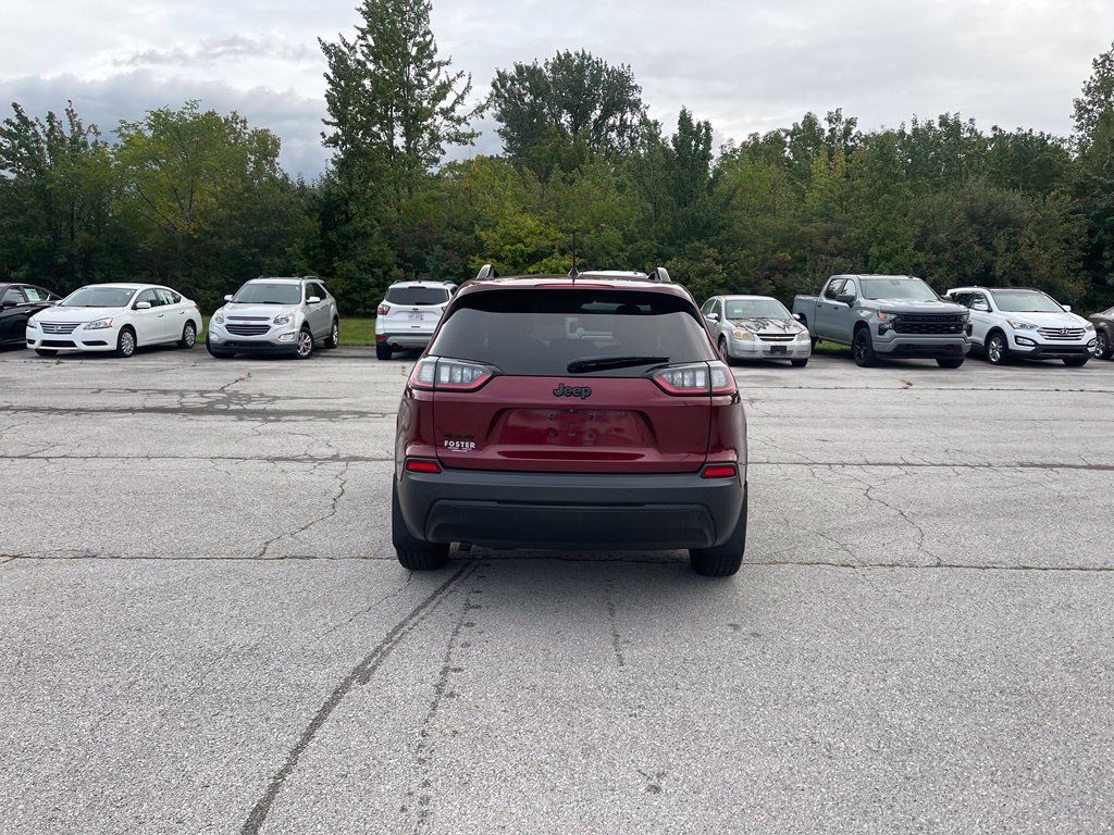 Used 2019 Jeep Cherokee Latitude Plus AWD/4WD image 4