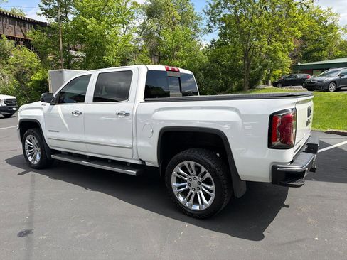 Used 2017 GMC Sierra 1500 SLT AWD/4WD image 9