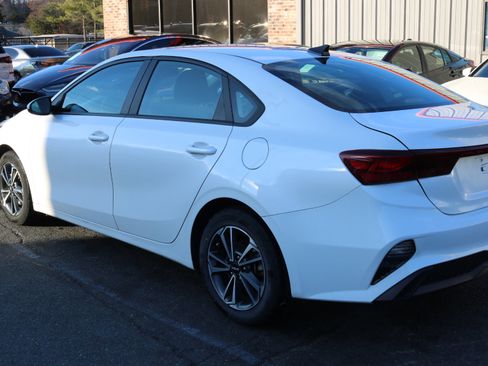 Used 2023 Kia Forte LXS image 6