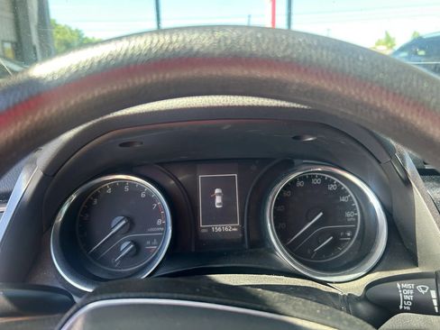 Used 2019 Toyota Camry LE FWD image 14