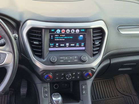 Used 2018 GMC Acadia SLT image 21