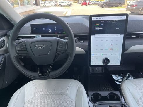 Used 2025 Ford Mustang Mach-E Premium image 17