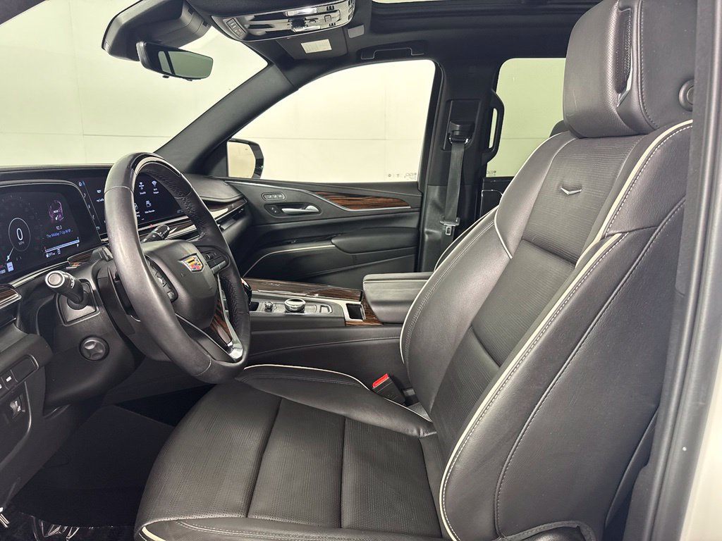 Used 2024 Cadillac Escalade ESV Premium Luxury AWD/4WD image 22