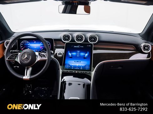 Used 2025 Mercedes-Benz GLC 300 4MATIC image 10