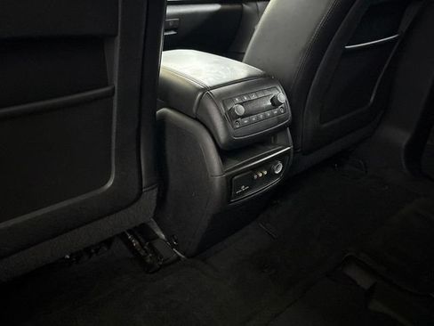 Used 2012 Chevrolet Traverse LT FWD image 27