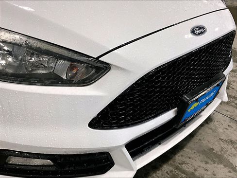 Used 2018 Ford Focus ST image 32