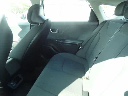 Used 2025 Kia K4 FWD image 8