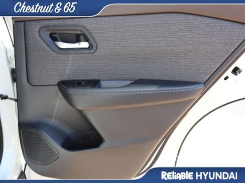 Used 2023 Nissan Rogue SV AWD/4WD image 12