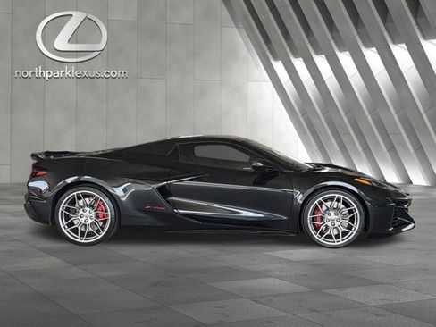 Used 2024 Chevrolet Corvette Z06 w/ Stealth Interior Trim Package RWD image 4