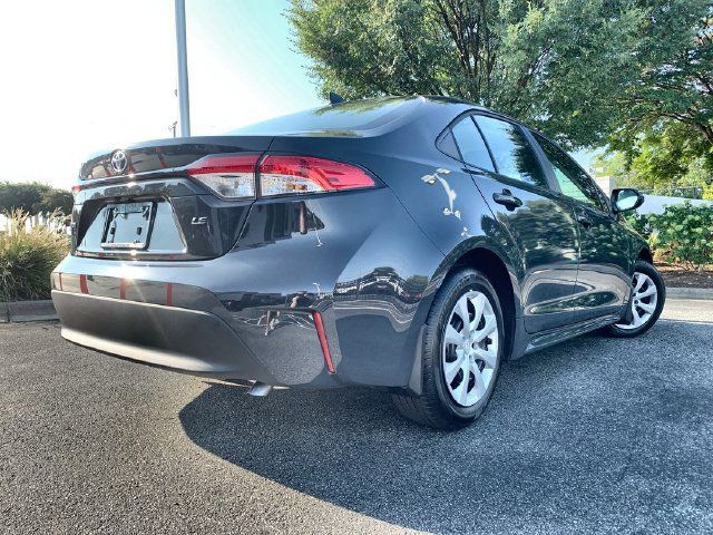 Used 2026 Toyota Corolla LE FWD image 8