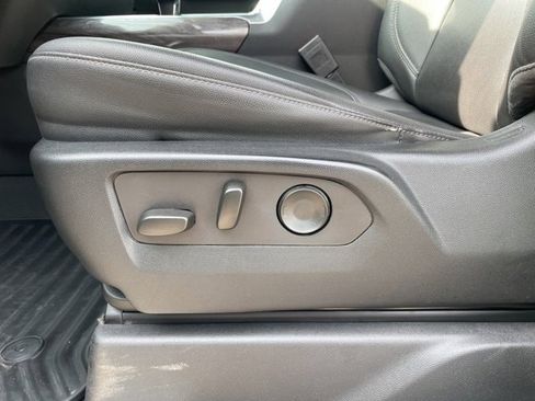 Used 2022 Chevrolet Silverado 1500 LTZ image 10