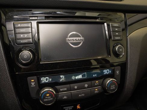 Used 2022 Nissan Rogue Sport SL image 11