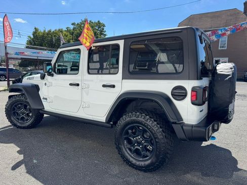 Used 2023 Jeep Wrangler Unlimited w/ Cold Weather Group AWD/4WD image 3