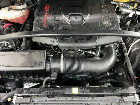 Used 2018 Alfa Romeo Stelvio Ti Sport image 47