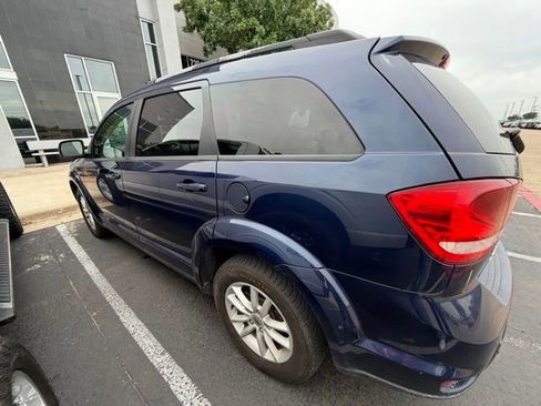 Used 2018 Dodge Journey SXT FWD image 2