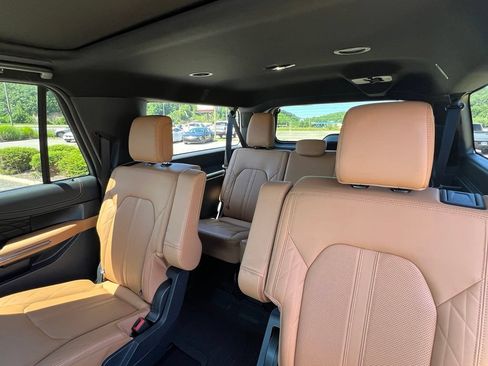 Used 2024 Ford Expedition Max Platinum AWD/4WD image 17