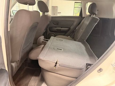 Used 2013 Kia Soul FWD image 13