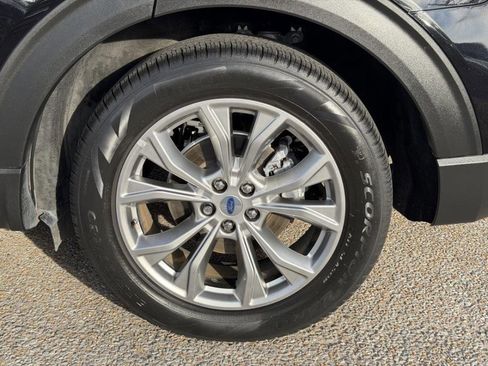 Used 2022 Ford Explorer XLT w/ Equipment Group 202A image 10