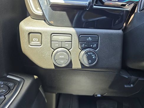 Used 2023 Chevrolet Silverado 1500 LT AWD/4WD image 26