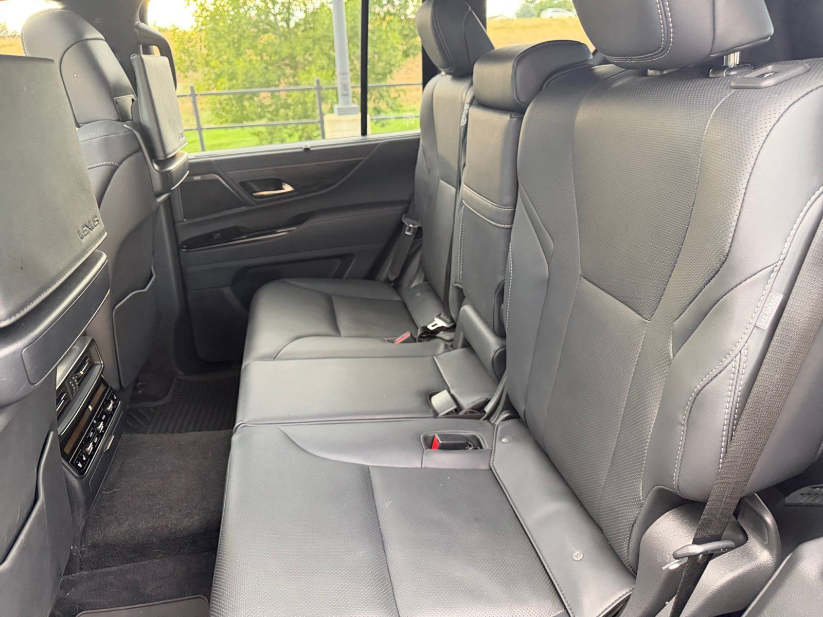 Used 2025 Lexus LX 700h Luxury w/ Accessory Package (Z1) AWD/4WD image 17