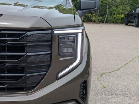 Used 2023 GMC Sierra 1500 Elevation AWD/4WD image 13