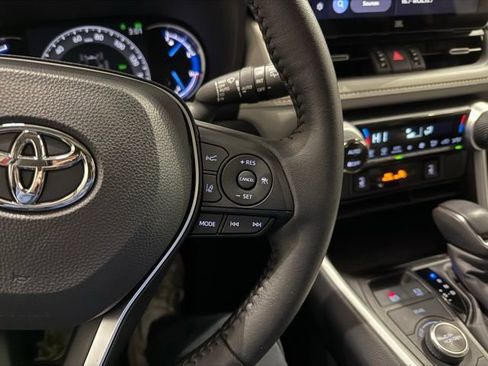 Used 2025 Toyota RAV4 XLE Premium image 16