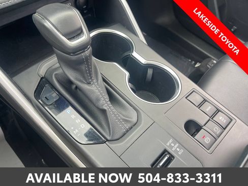 Certified 2024 Toyota Highlander XLE FWD image 34