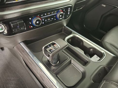 Used 2022 Chevrolet Silverado 1500 LTZ w/ LTZ Premium Package image 18