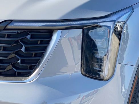 New 2026 Kia Sorento S image 8