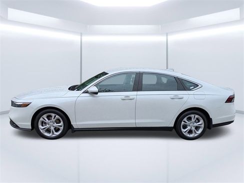 Certified 2025 Honda Accord LX image 7