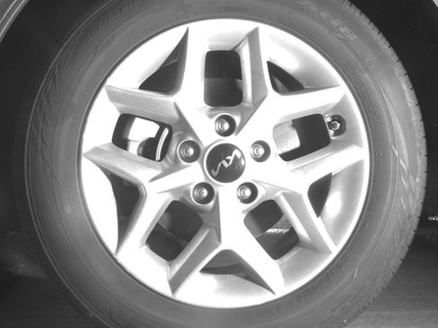 Used 2025 Kia Soul LX w/ LX Technology Package FWD image 12