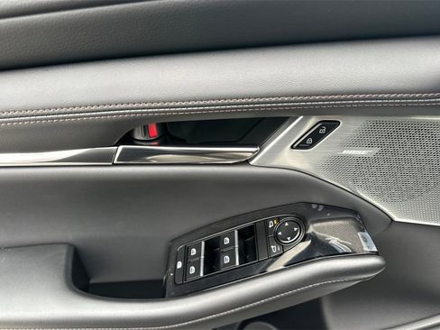 New 2025 MAZDA MAZDA3 Hatchback w/Premium Plus Pkg image 9