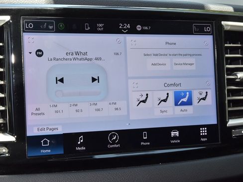 Used 2024 Chrysler Pacifica Touring-L FWD image 29