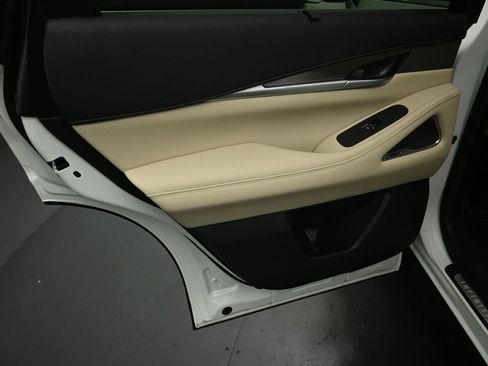 Certified 2025 INFINITI QX60 Luxe image 22