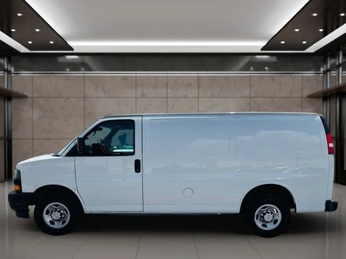 Used 2019 Chevrolet Express 2500 w/ Driver Convenience Package RWD image 6