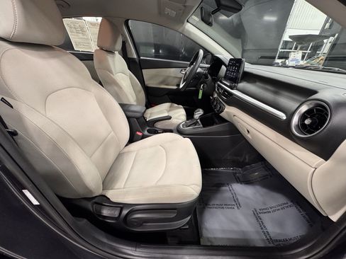 Certified 2023 Kia Forte LXS w/ LXS Technology Package image 24
