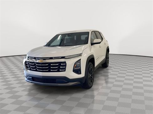 New 2026 Chevrolet Equinox LT w/ Convenience Package II image 5
