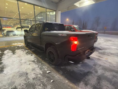 Used 2023 Chevrolet Silverado 1500 RST image 3