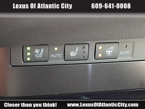 Used 2025 Lexus ES 300h w/ Premium Package FWD image 25
