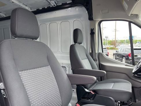 Used 2023 Ford E-Transit Medium Roof RWD image 43
